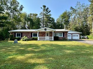 1083 Shore Dr, Cheboygan, MI 49721