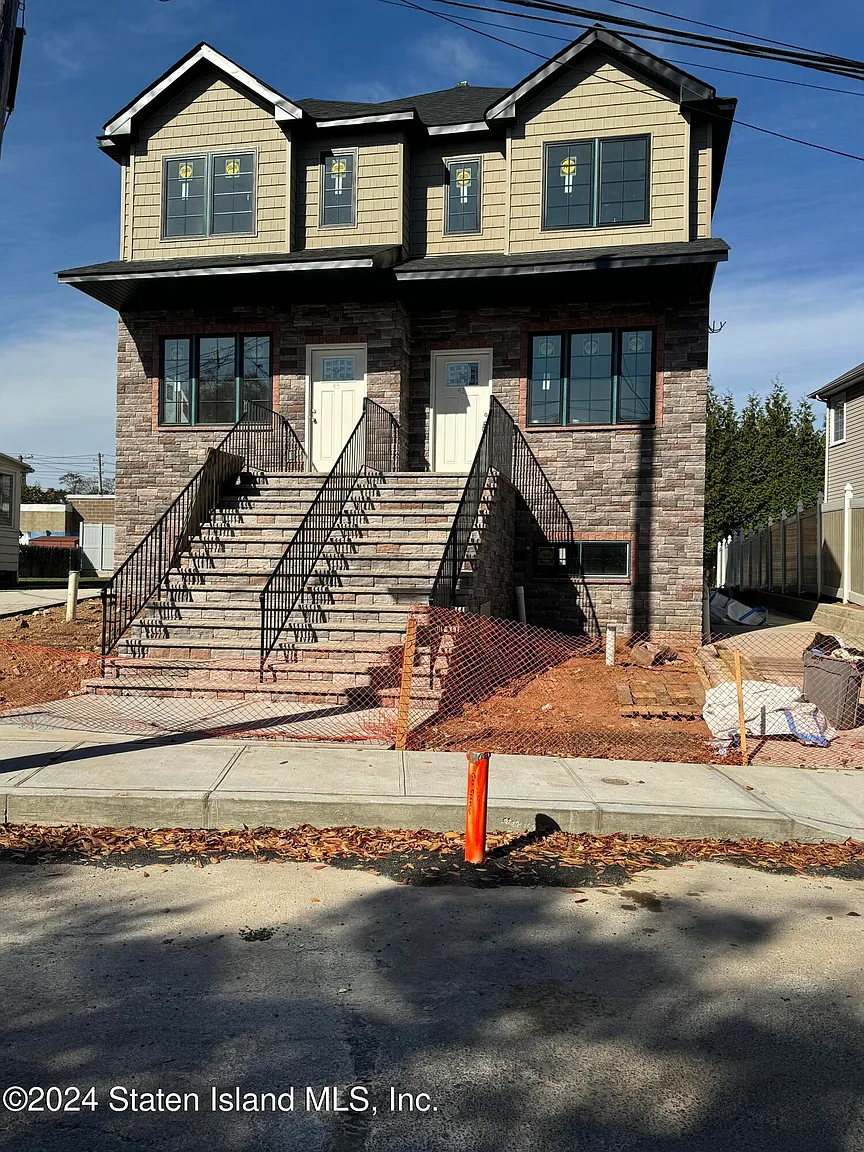 41 Sweetwater Ave photo 1