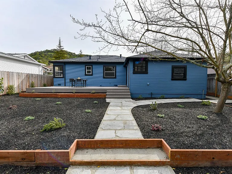1509 Banks Ave — Photo 10