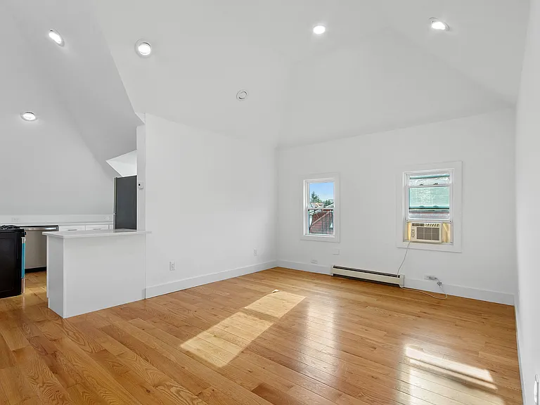 7807 Ridge Blvd #2 — Photo 8