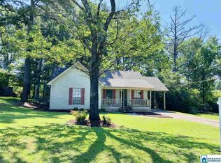 2719 Pineview Ln, Bessemer, AL 35023