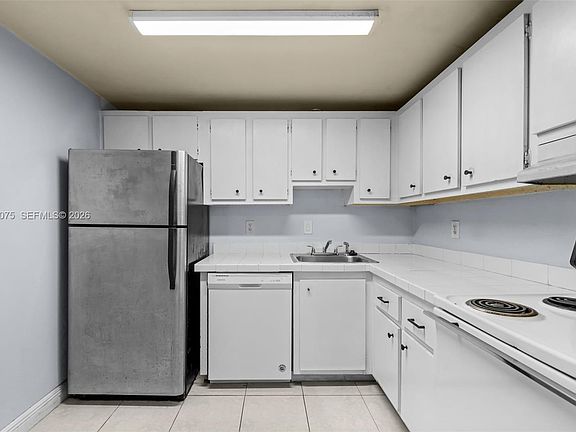 3rd image of 5112 NW 79th Ave APT 204