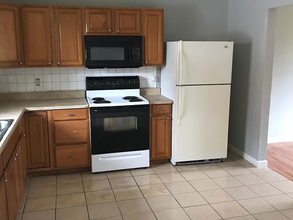 2nd image of 1127 Trent Blvd
