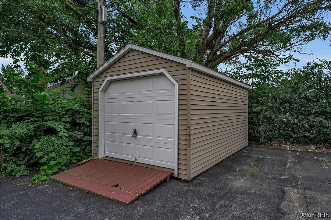 1 bed, 3.0 bath, 3515 sqft, $2,000 — Photo 4