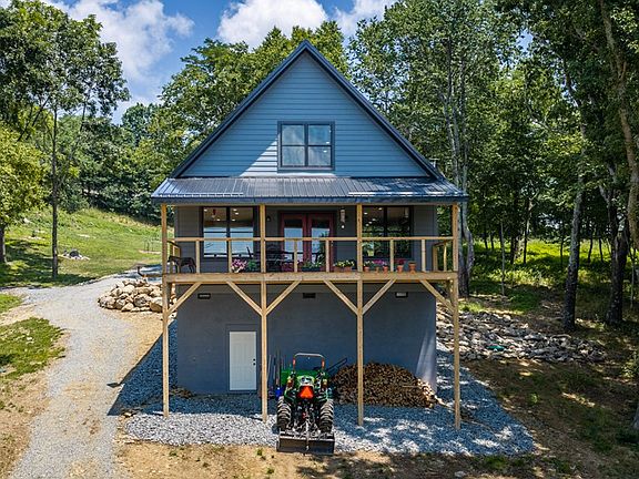 2nd image of 1867 Point Lookout Ln