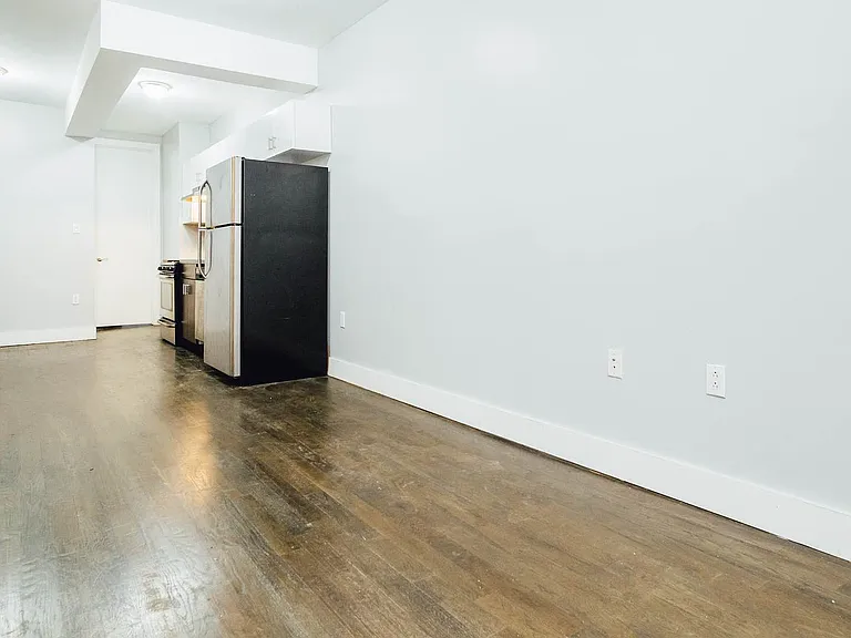 296 Harman St #1G — Photo 7