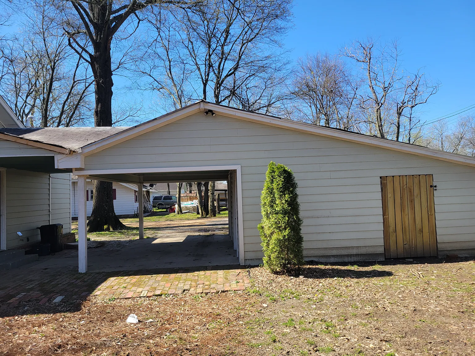 3 bed, 1300 sqft, $1,850 — Photo 2