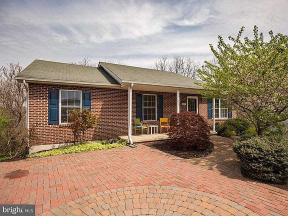 3rd image of 103 Legacy Ct