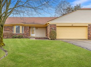114 Dominion Dr, Zionsville, IN 46077