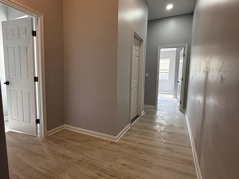 1806 N Mount St — Photo 30
