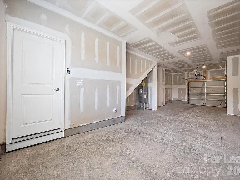 5640 Kingspan Dr — Photo 6