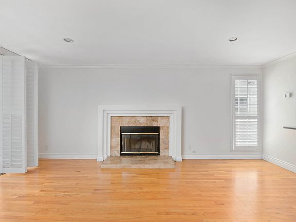 5th image of 4217 Whitsett Ave APT 3