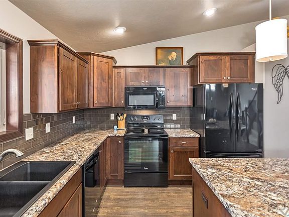 3rd image of 6207 S Badlands Ct