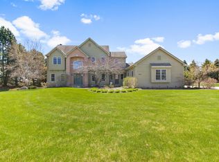 7911 W Eastfield Cir, Mequon, WI 53097
