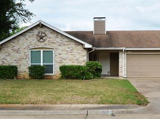 3917 Hardwood Ct, Grand Prairie, TX 75052