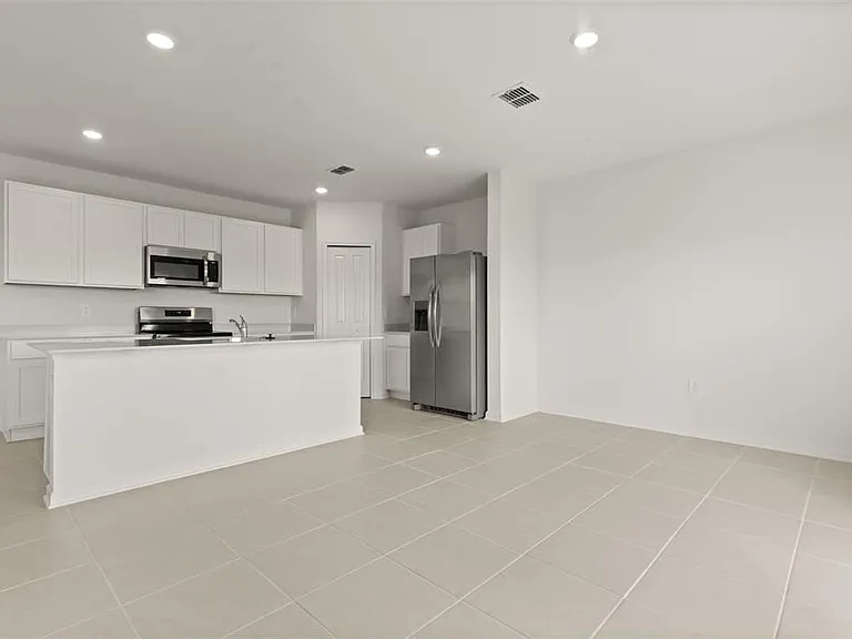 3362 Alexander Dr — Photo 8