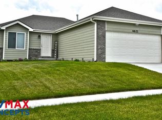 4621 W Whisperwood St, Lincoln, NE 68528