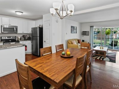 7446 Sieloff Dr APT H, Hazelwood, MO, 63042
