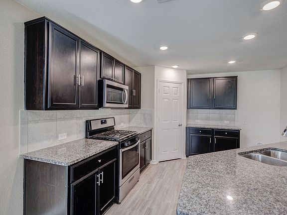 5th image of 2700 Tobias Ln