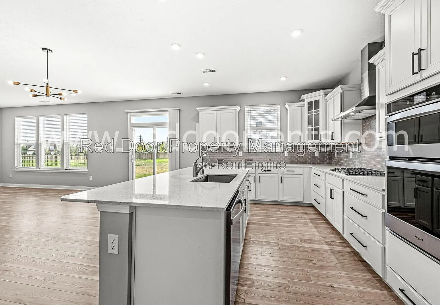 5 bed, 3.0 bath, 3108 sqft, $2,900 — Photo 4