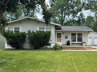 7116 Maple Dr, Urbandale, IA 50322