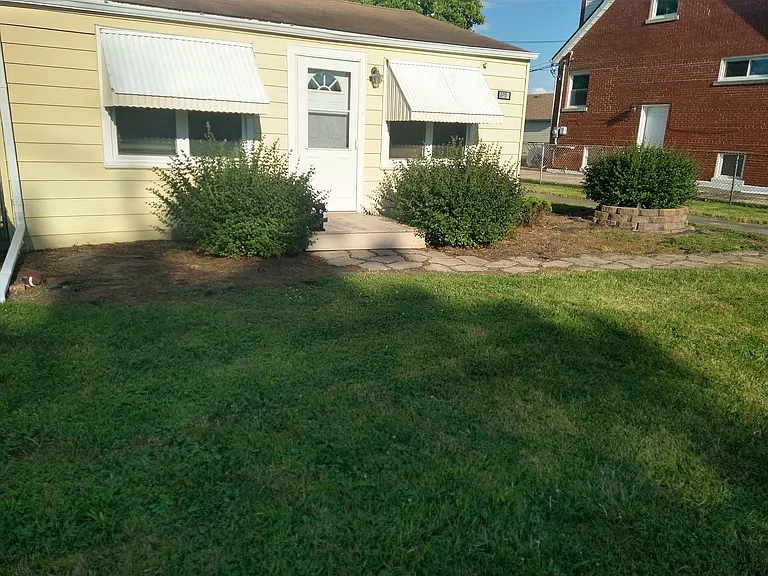 4915 S Lotus Ave — Photo 7