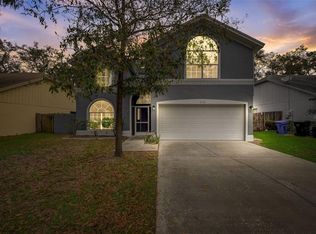 2318 Kenwick Dr, Valrico, FL 33596