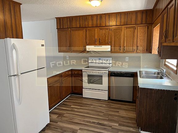 3rd image of 420 Salem St #K