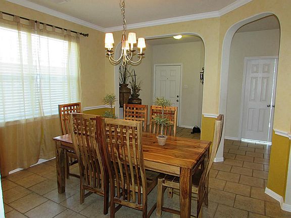 5th image of 415 Drake Ln