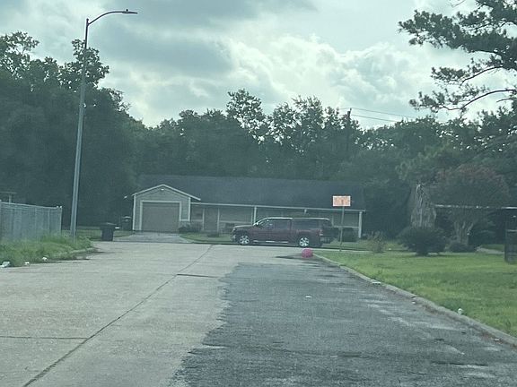 4th image of 9206 Faircroft Dr