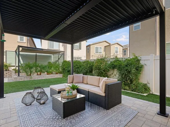 549 Kumquat Ct, Santa Paula, CA 93060