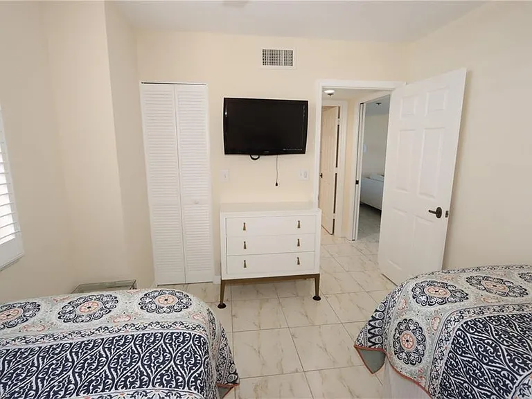5550 Heron Point Dr #902 — Photo 19