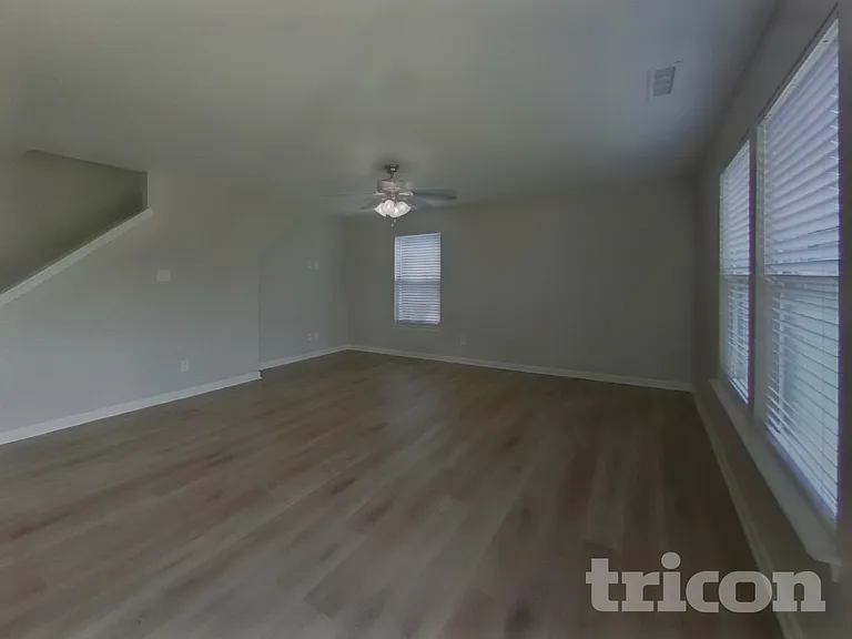 1829 Oakdale Green Dr — Photo 3