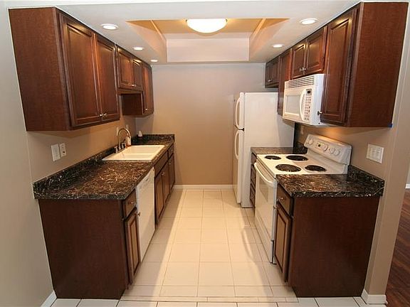 3rd image of 5800 Hollywood Blvd APT 125