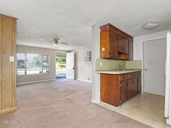 3rd image of 370 WOODSIDE Drive