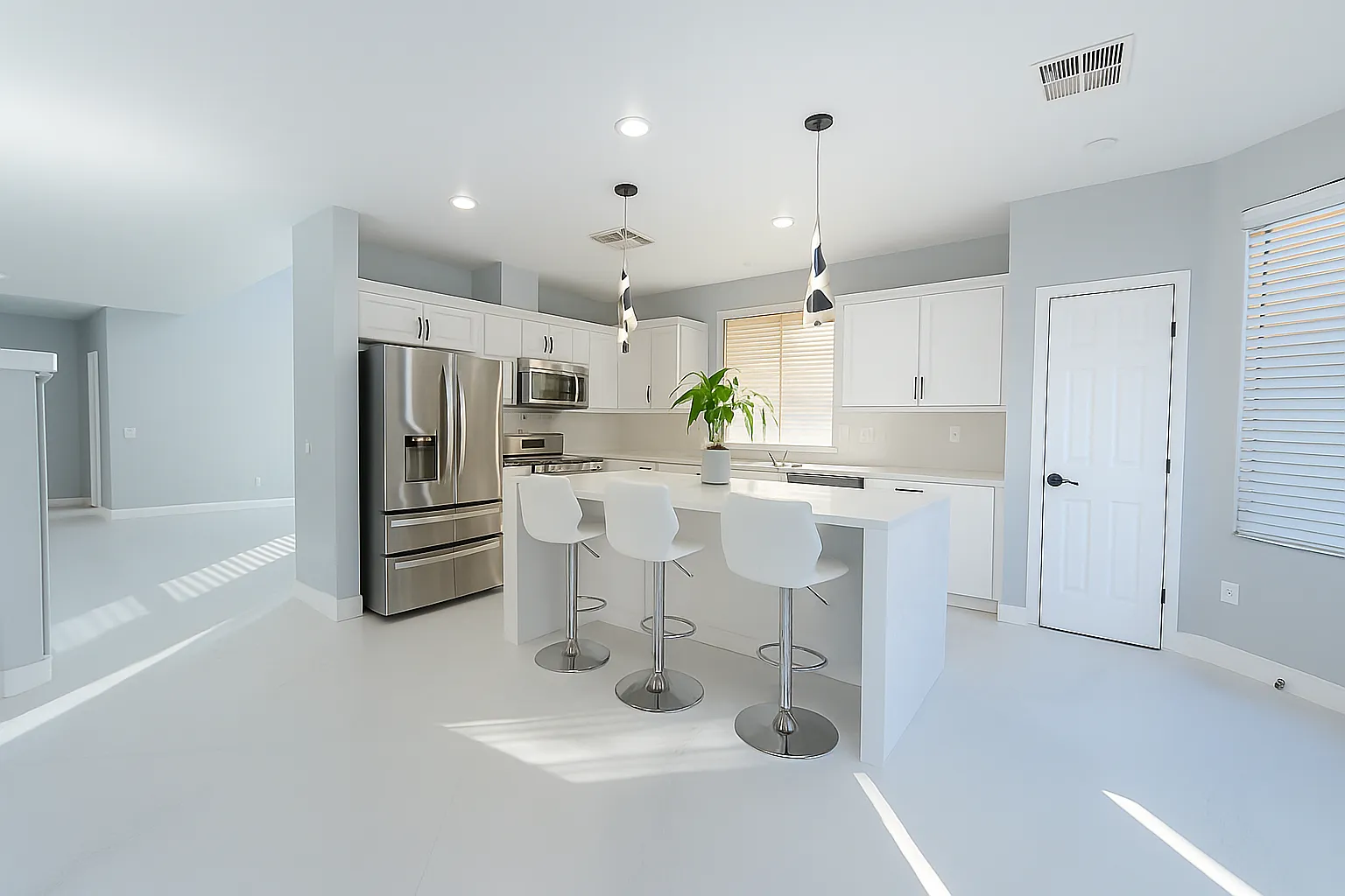 4 bed, 2540 sqft, $3,200 — Photo 4