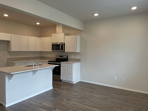 3rd image of 2611 NE 116th Pl