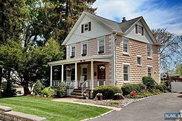 1st image of 54 Cedar St