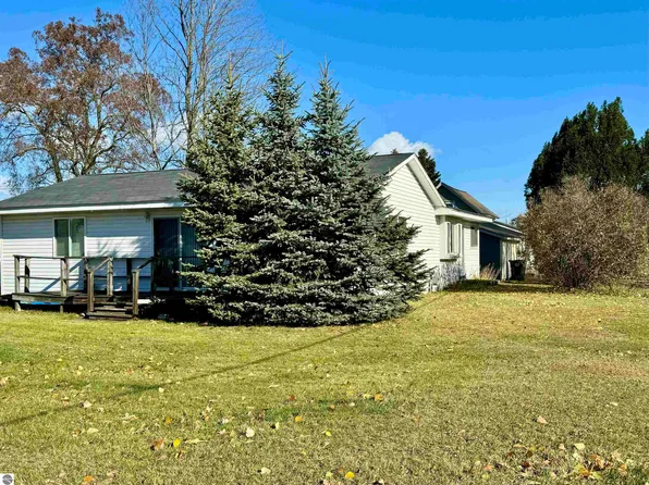 114 Stockman St, Oscoda, MI 48750