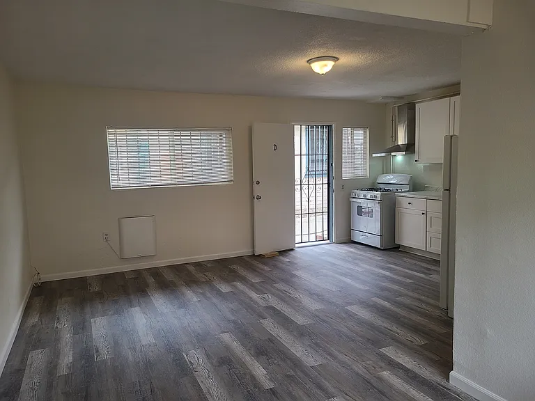 337 Brooks St #D — Photo 10