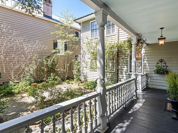 4th image of 28 Warren St