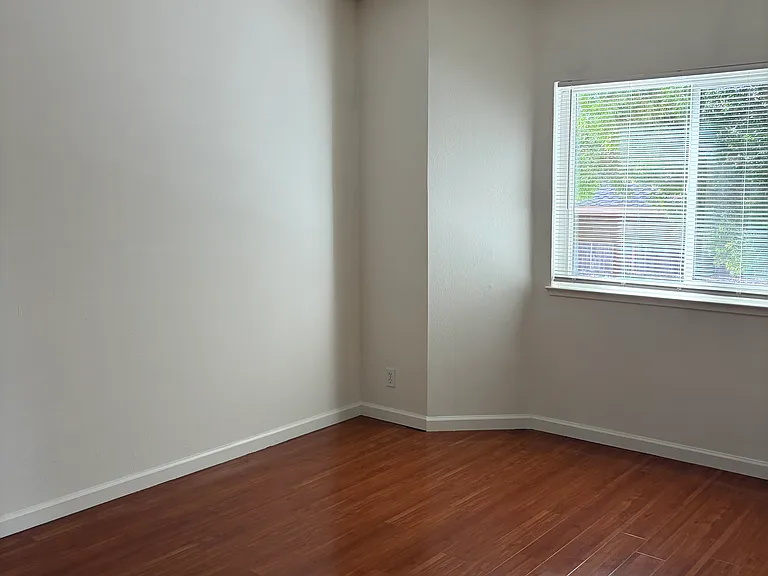 120 Hackamore Ln — Photo 5