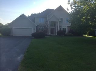 5 Thomas Maria Cir, Webster, NY 14580