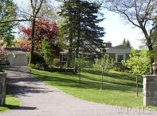 31 Lakeview Dr, Mahopac, NY 10541