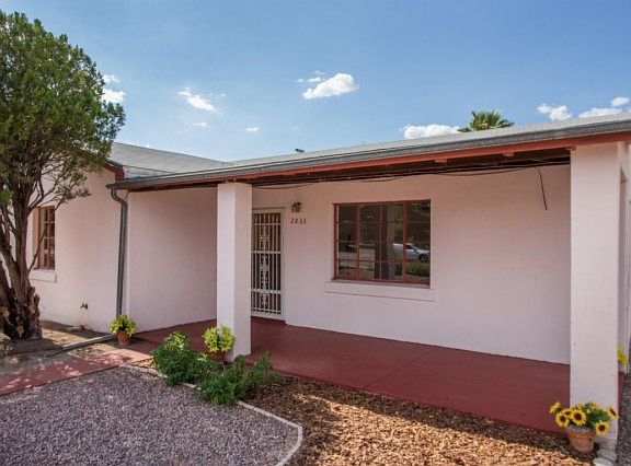 2nd image of 2833 E Alta Vista St