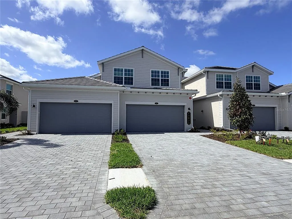3 bed, 2.0 bath, 1741 sqft, $2,895 — Photo 1