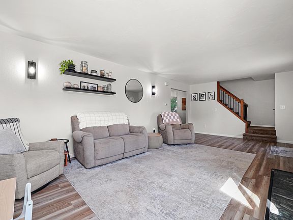 4th image of 2886 Durango Dr