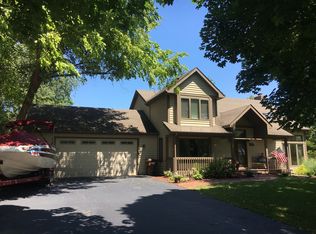 8908 Burton Rd, Wonder Lake, IL 60097