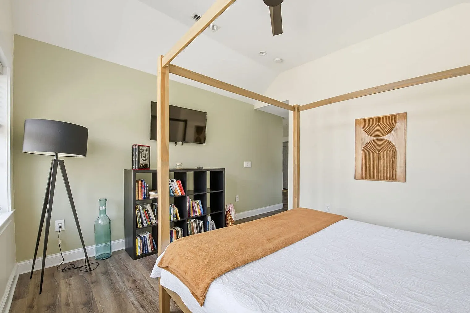 1 bed, 1.0 bath, 495 sqft, $2,032 — Photo 4