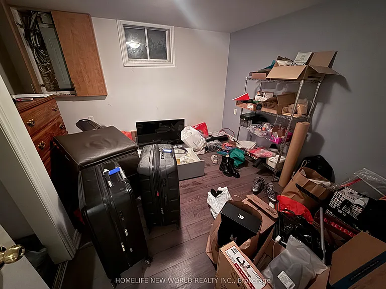63 Lehar Cres — Photo 33